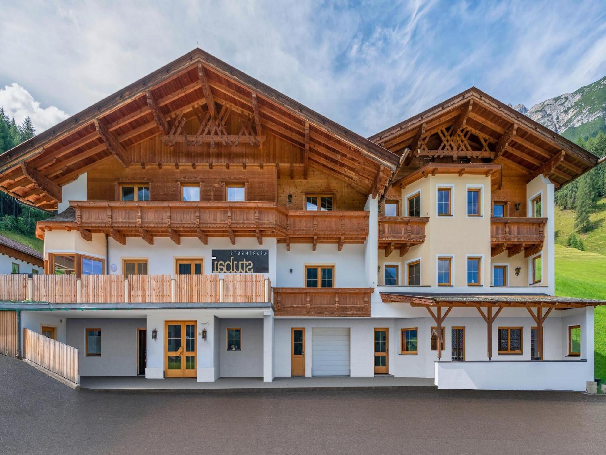 Plush Apartment With Mountain Views Neustift im Stubaital Extérieur photo